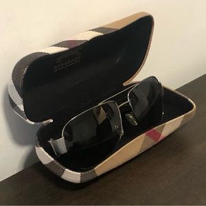 Burberry aviator sunglasses in excellent condition!